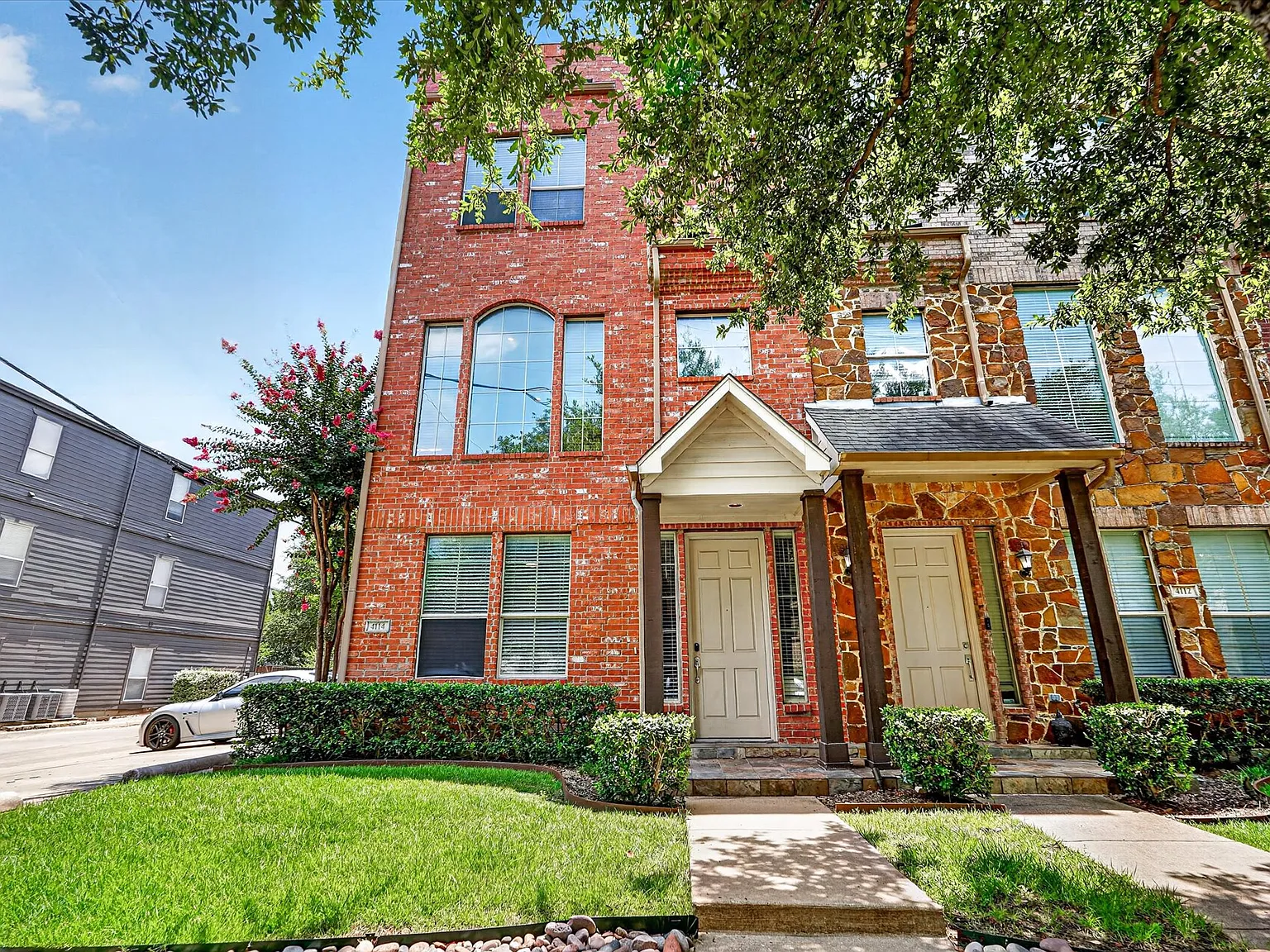 3 bed, 3.5 bath, 2070 sqft, $3,700 — Photo 1