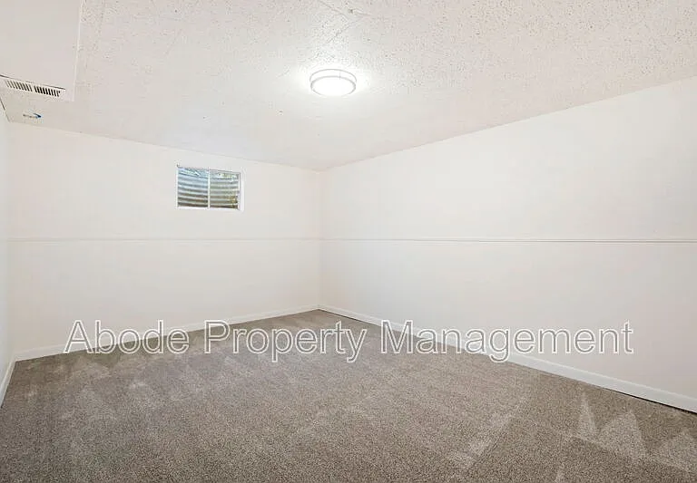 328 N Roosevelt Ave — Photo 16