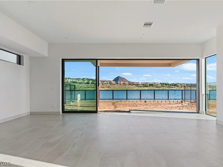 66 Lakefront Dr — Photo 24