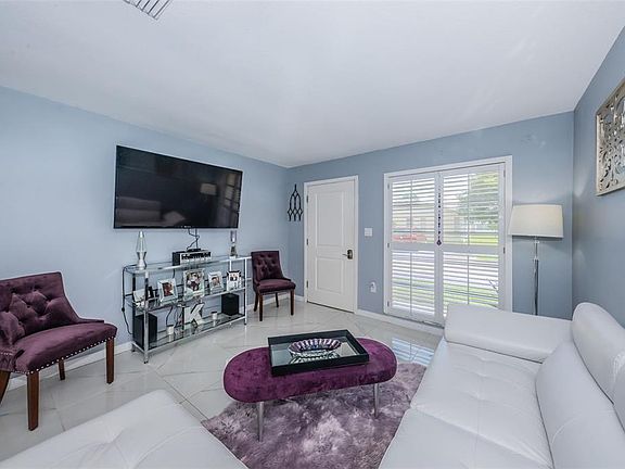 5th image of 860 Cambridge Ct #4