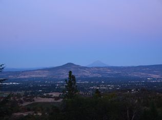 660 Powderhorn Dr, Jacksonville, OR 97530