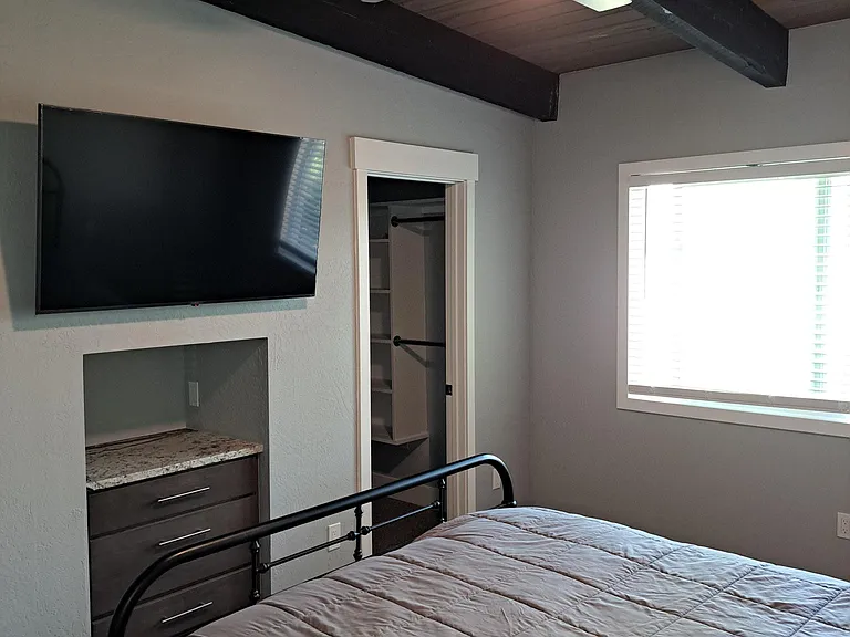 522 S Stewart Ct — Photo 19