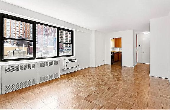 4th image of 350 W 51st St APT 8g