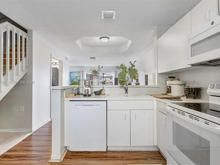 14207 SW 121st Pl — Photo 10