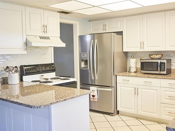 4th image of 10016 Alavista Dr