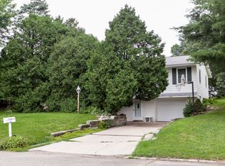 1344 20th Ave SW, Cedar Rapids, IA 52404