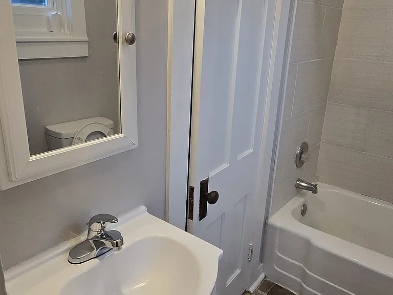 2226 Reading Ave #D — Photo 1