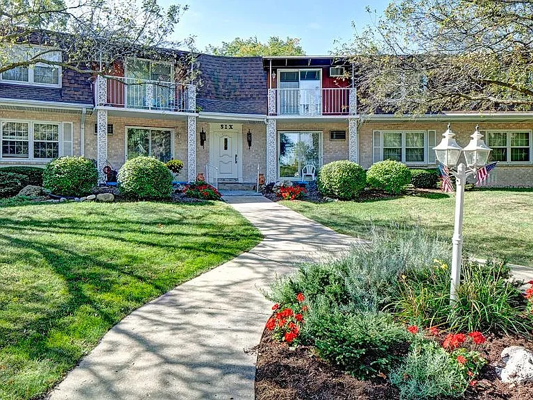 6 Whitcomb Cir #9 — Photo 1