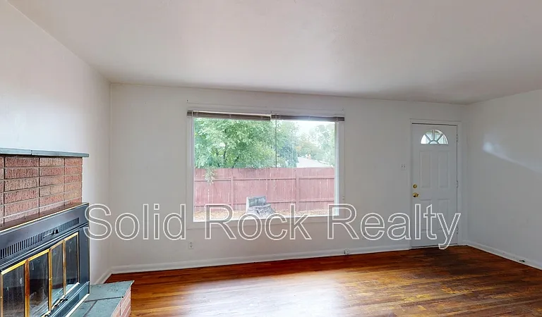 513 W Uintah St #1 — Photo 3
