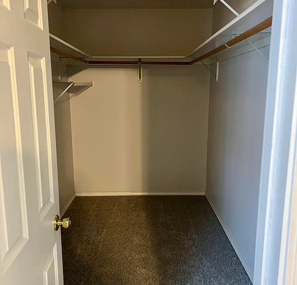 904 Charlo St — Photo 15