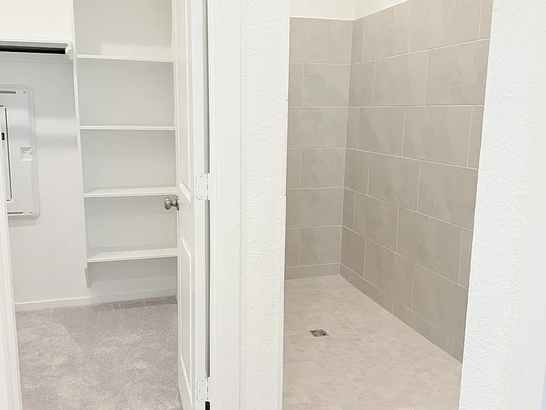 6814 Dutch Iris Dr — Photo 20