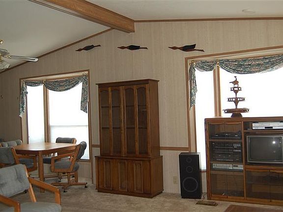 4th image of 125 Blue Spruce Ln