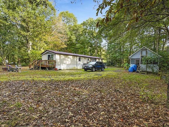 3rd image of 32310 Cropper Ln