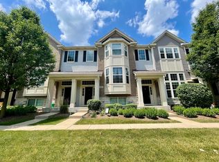 2889 Henley Ln #2889, Naperville, IL 60540