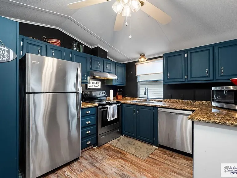 70 Palm Ln — Photo 4