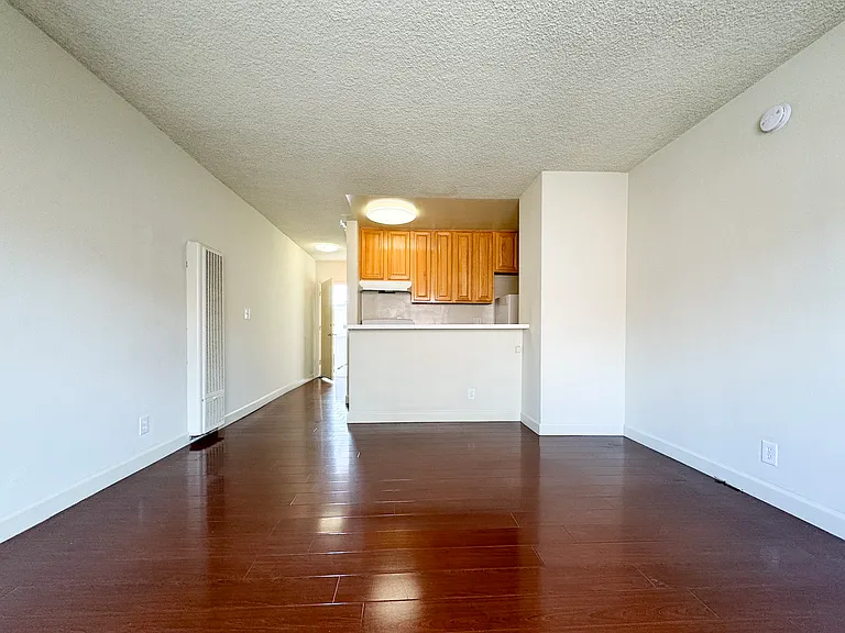 4641 La Mirada Ave #16 — Photo 6