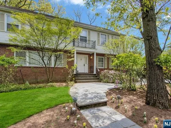 195 Elm Rd, Englewood, NJ 07631