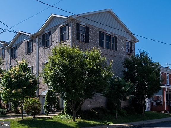 2nd image of 1624 W 9th St