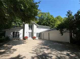 3967 W Meadow Ln, Beachwood, OH 44122