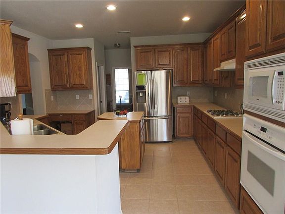 3rd image of 10213 Oldfield Ct