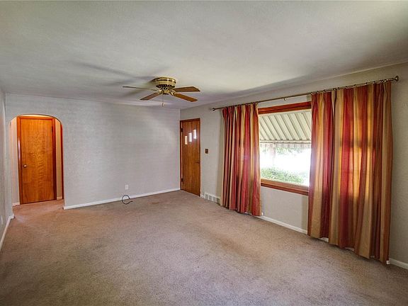5th image of 523 Sotier Pl