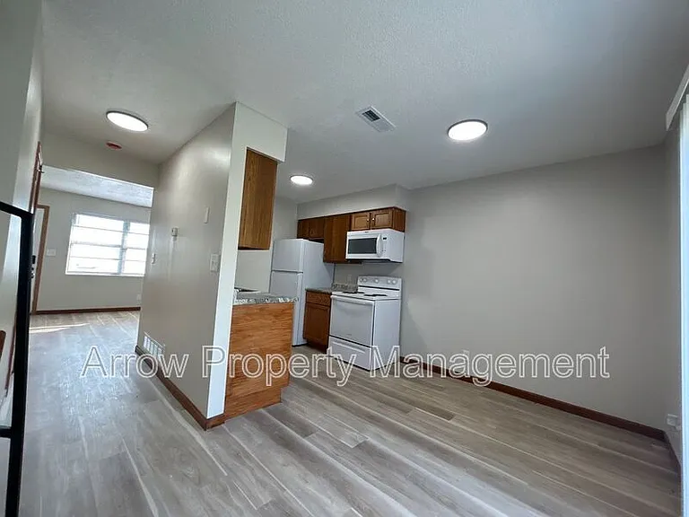1306 S Jackson St — Photo 3