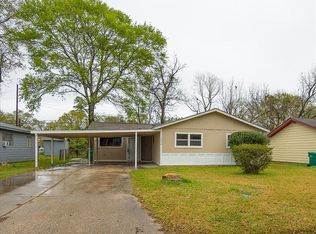 1230 Palm Dr, Orange, TX 77630