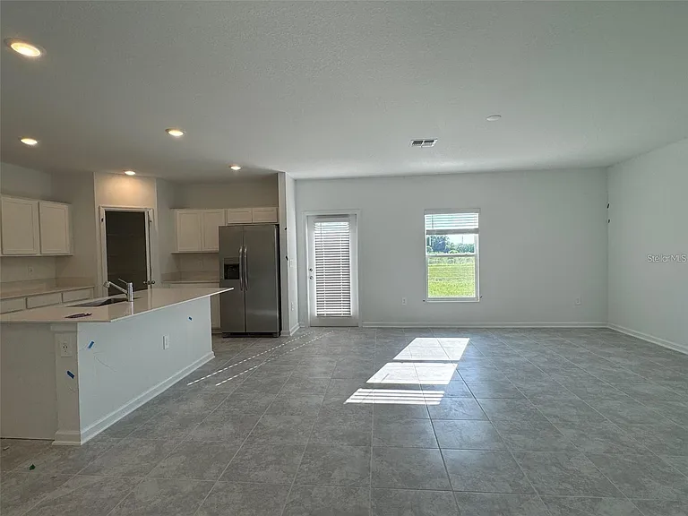 565 Reggie Rd — Photo 6