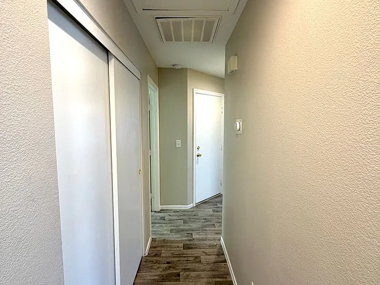 5712 Viberti Ct — Photo 22