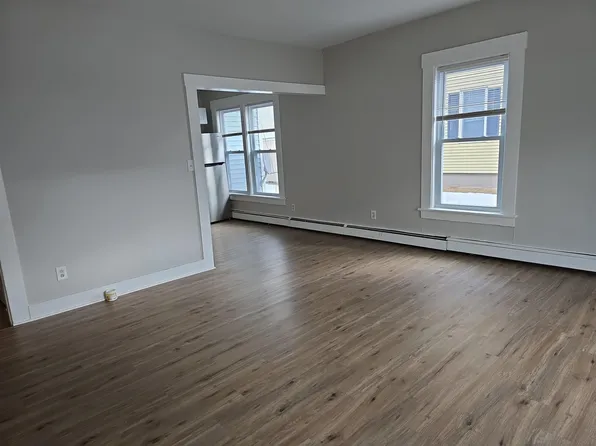 155 N Main St Unit 2, Newport, NH 03773