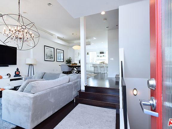 4th image of 5300 Playa Vista Dr APT 10