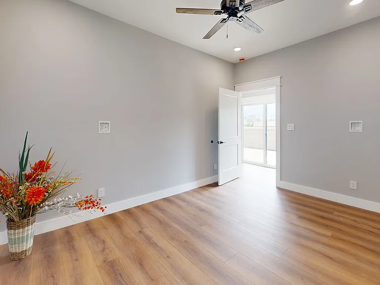 115 20th St SW #5 — Photo 15