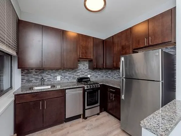 634 W Barry Ave APT 3, Chicago, IL 60657