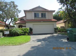 18015 NW 62nd Ct, Hialeah, FL 33015