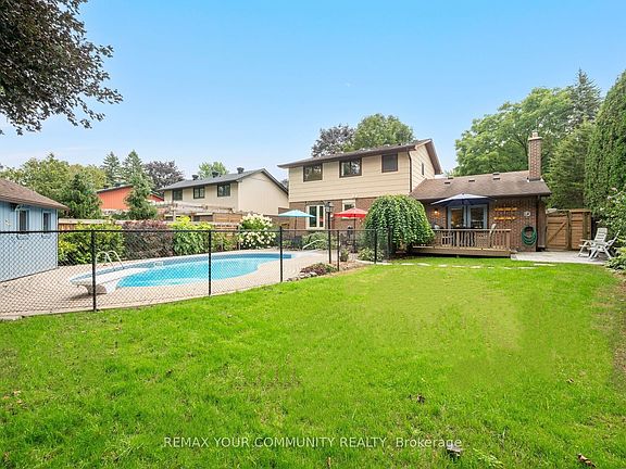 3rd image of 10 Glenview Dr