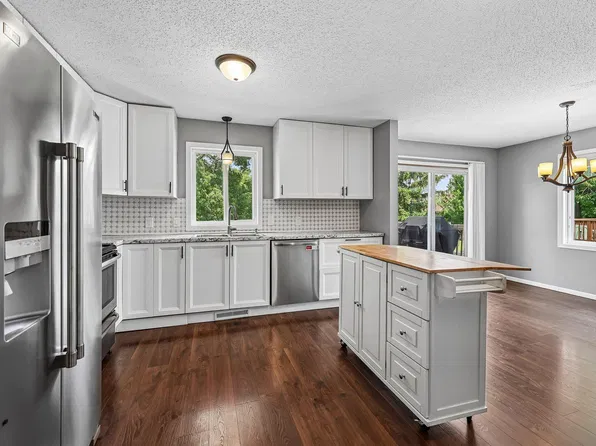 905 Walnut St, Farmington, MN 55024