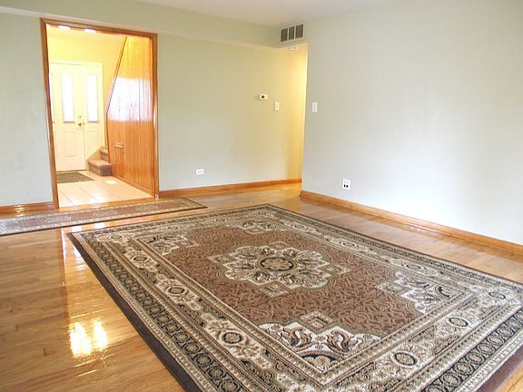 2nd image of 207 Aspen Dr