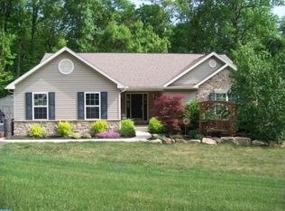 8 Austin Dr, Robesonia, PA 19551