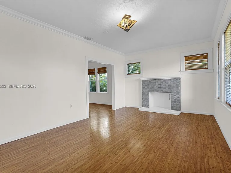 126 NW 48th St — Photo 4