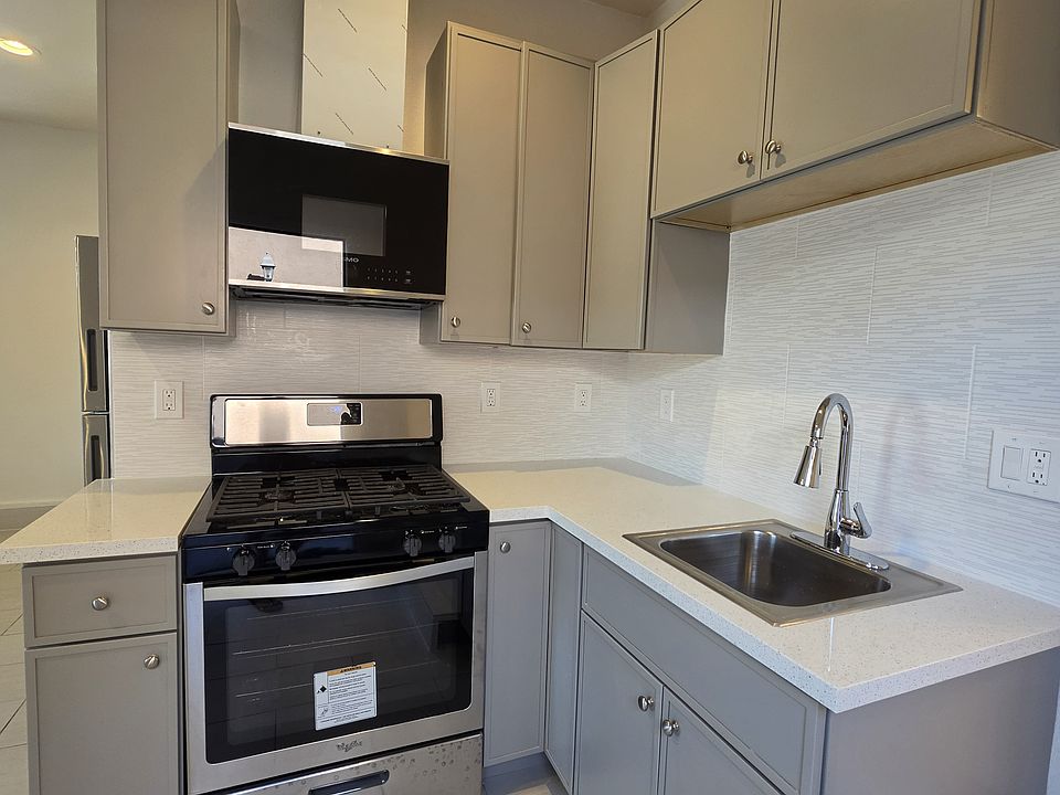 1st image of 1624 Saralynn Dr #B