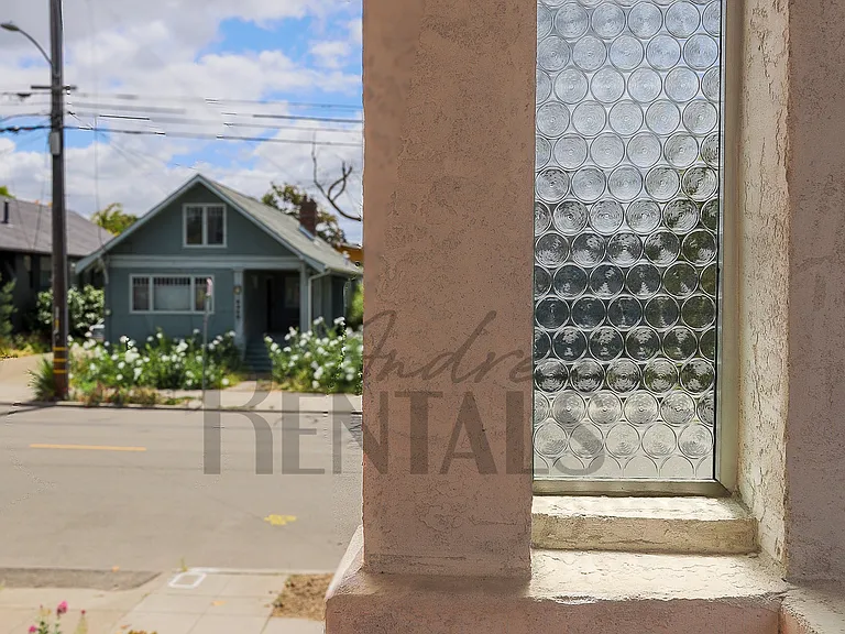 5363 Shafter Ave — Photo 36