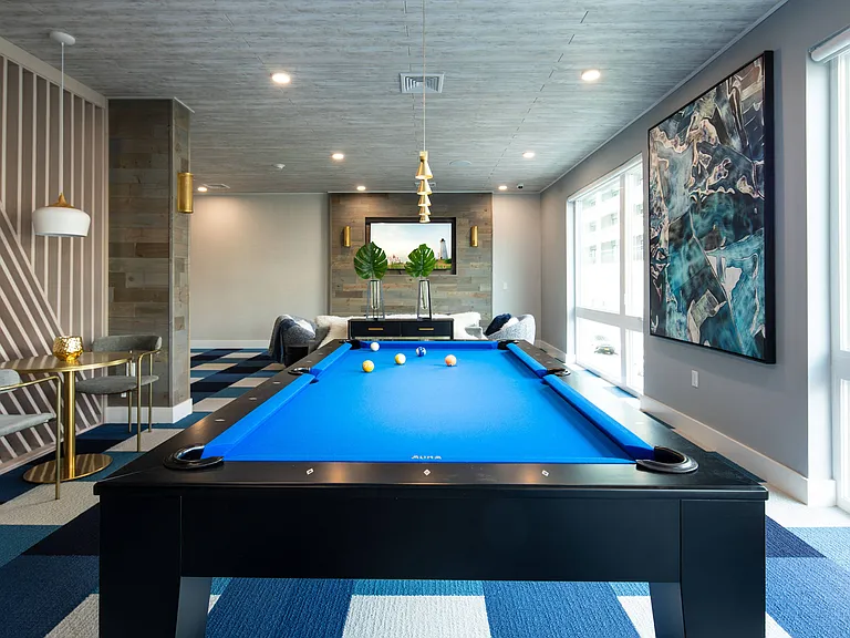 Lounge & Billiards