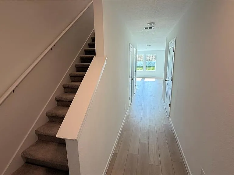 806 Lynx St — Photo 6