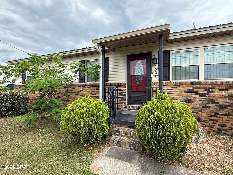 1501 Louisiana Ave — Photo 1