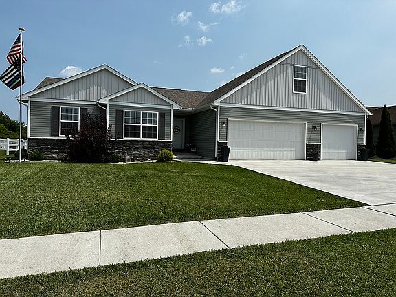 4th image of 5544 Clover Ln