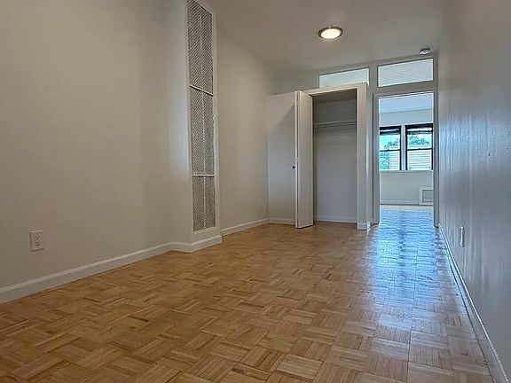 4th image of 616 Manhattan Ave APT 3R