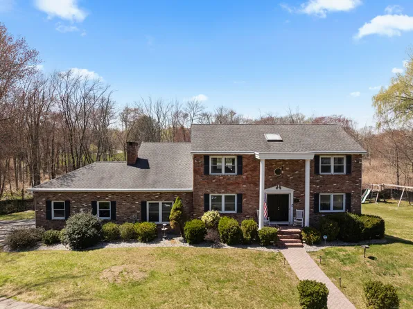 7 Williams Lane, Newtown, CT 06470