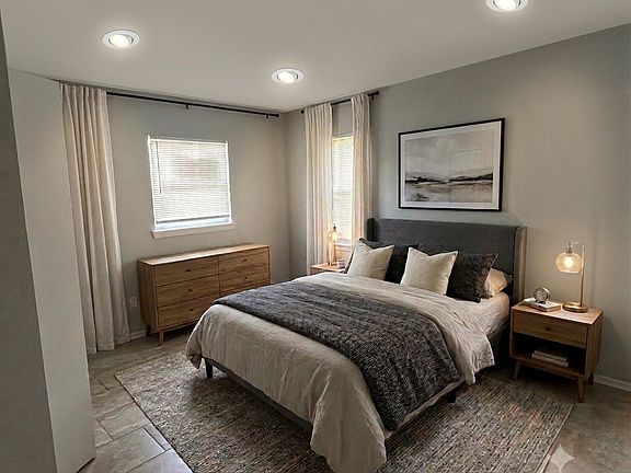 3rd image of 8215 N Klondyke St #2