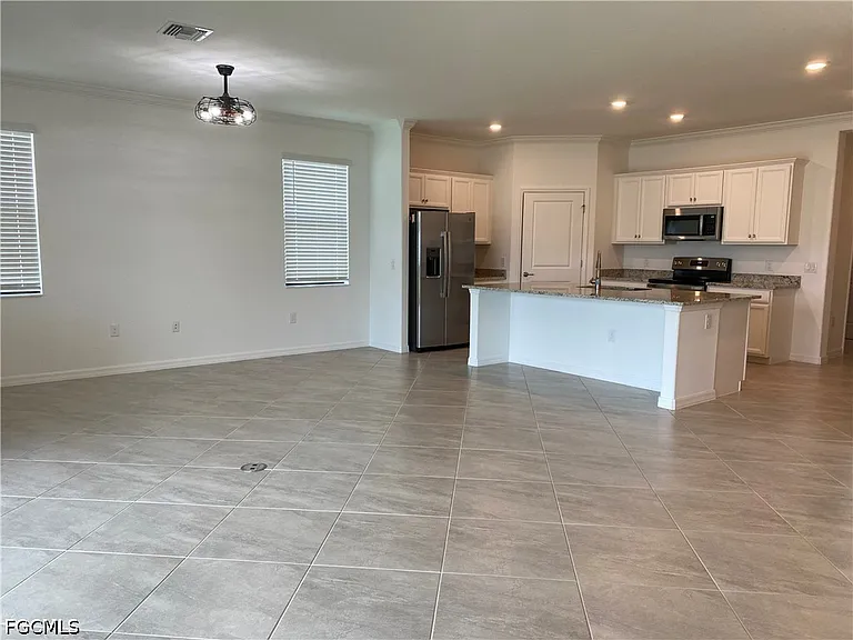 14662 Cantabria Dr — Photo 24