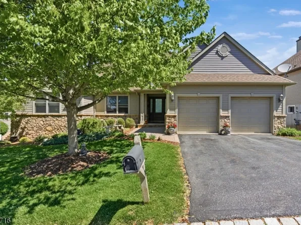 14 Wentworth Ct, Hardyston Twp., NJ 07419
